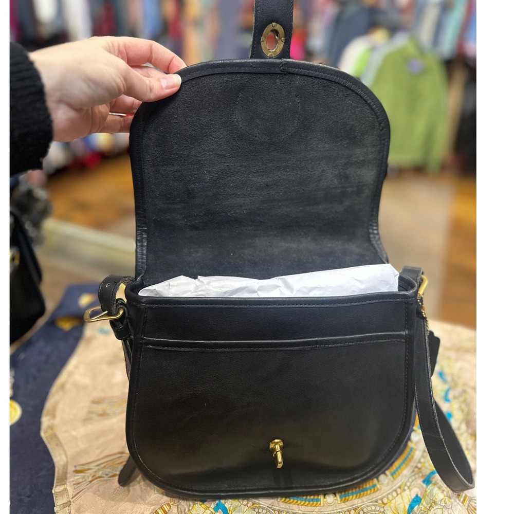 Coach Saddlery Bag Black Leather NYC 1980s Rare Turnlock Crossbody Brass Hangtag - Picture 8 of 11